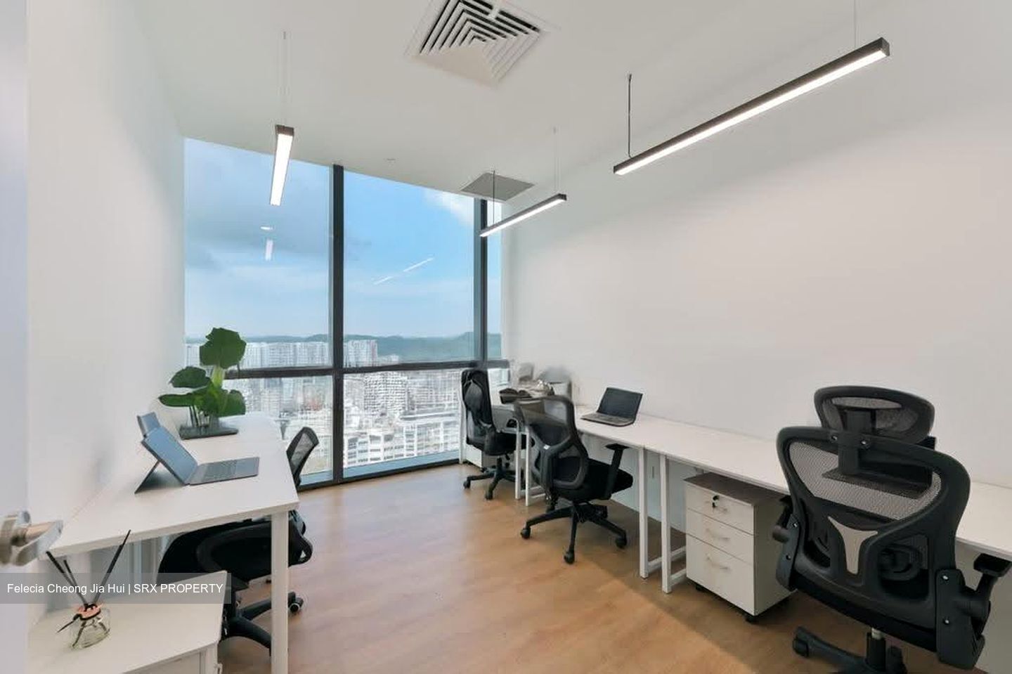 Woods Square (D25), Office #612426851